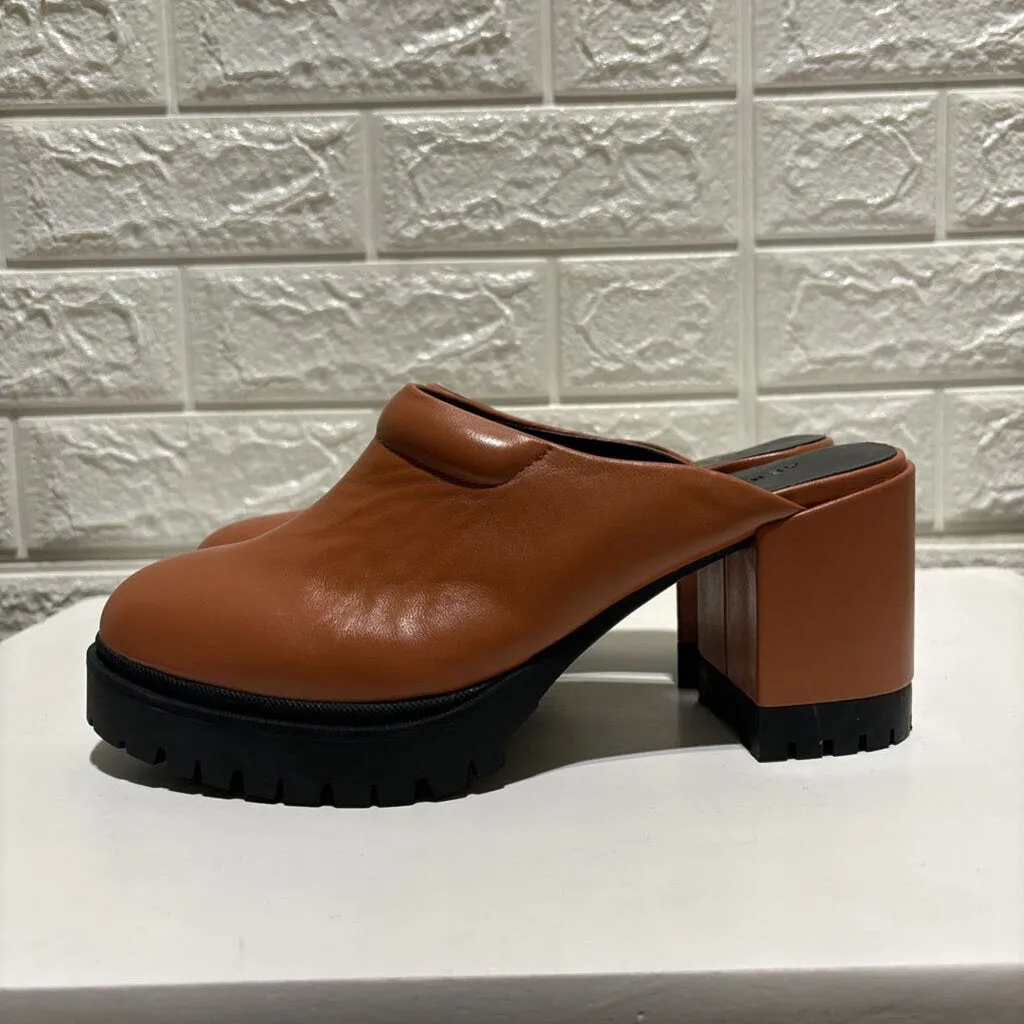 Emon Mule Clogs