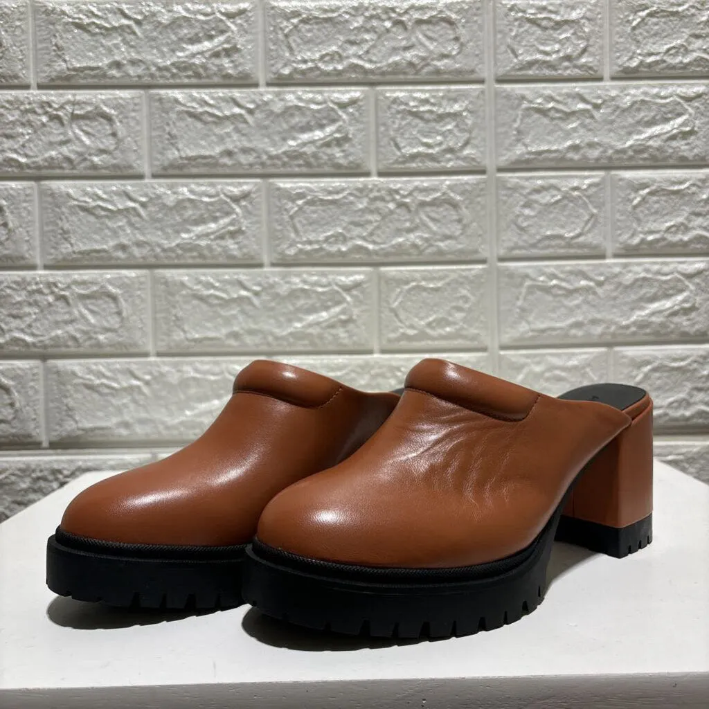 Emon Mule Clogs