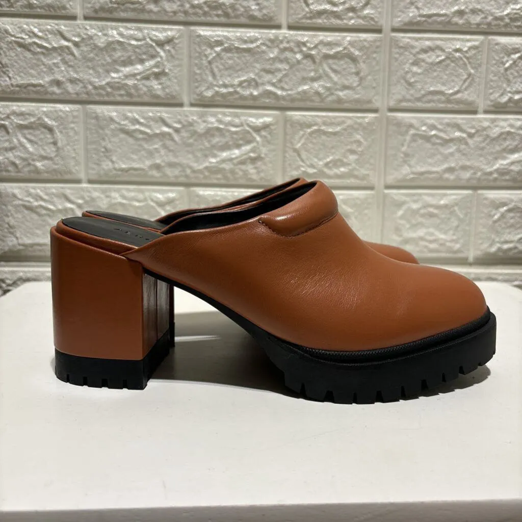 Emon Mule Clogs