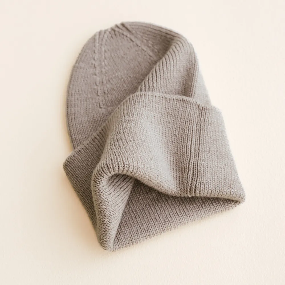 Hvid x Zoen voor Gust - Newborn beanie - 100% Merino wool - Sesame