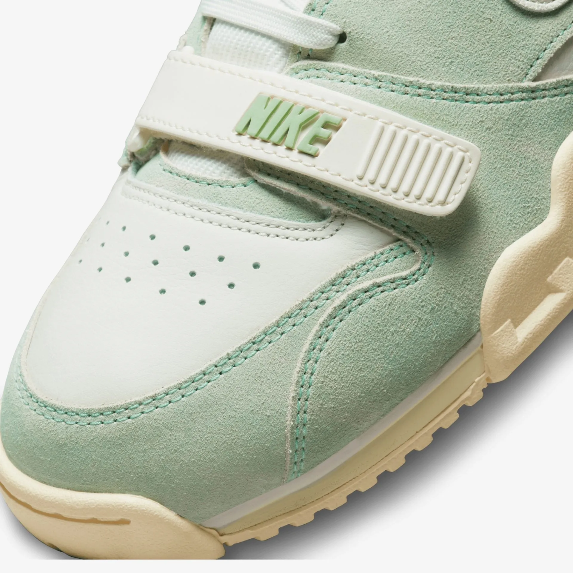 Nike | AIR TRAINER 1  { ENAMEL GREEN