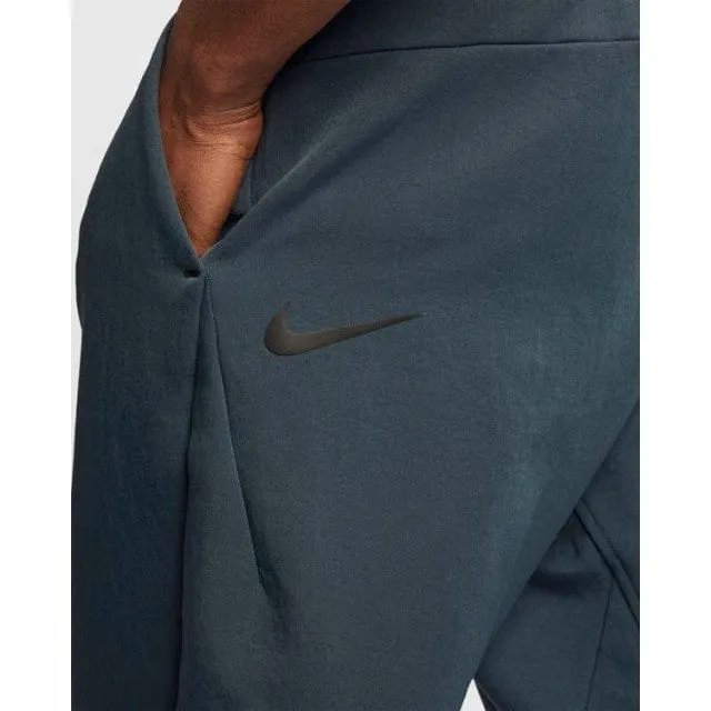 Nike Men&#39;s Lifestyle Ar1562-427 Crop Woven Pants Grey