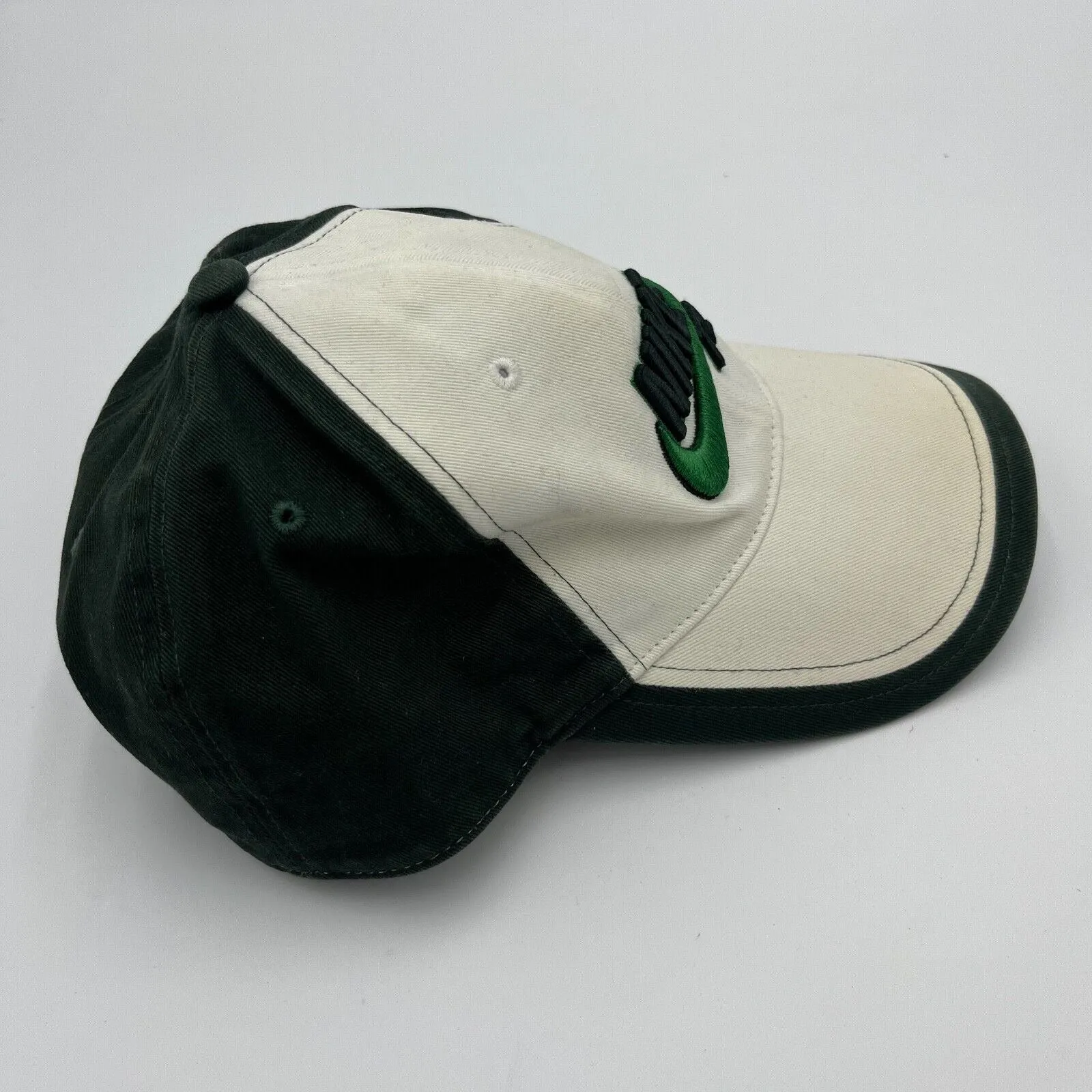 Nike White Sports / Golf Hat Adjustable Tiger Woods Just Do It Cap