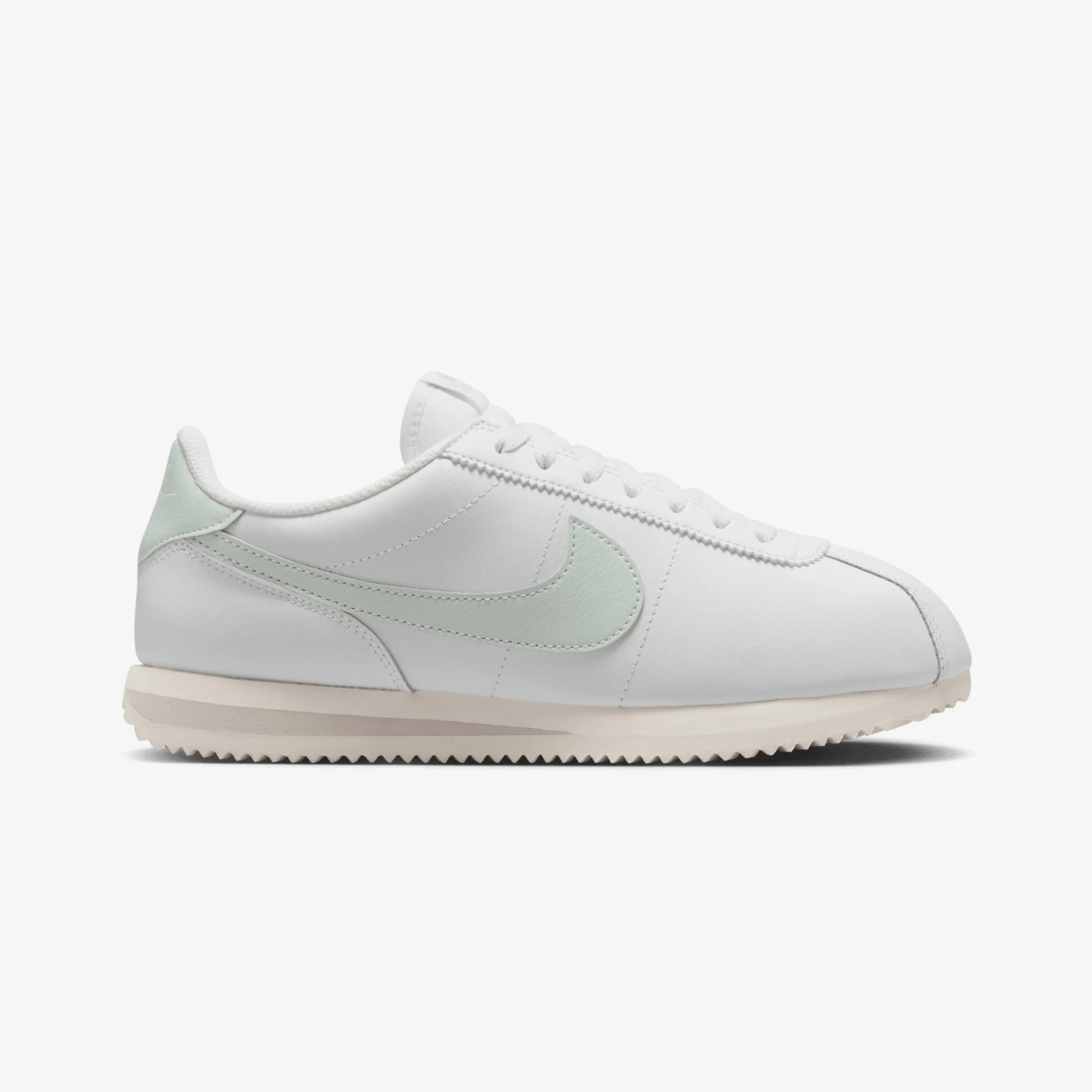 Nike | WMN'S CORTEZ LEATHER { SUMMIT WHITE/LIGHT SILVER-SAIL