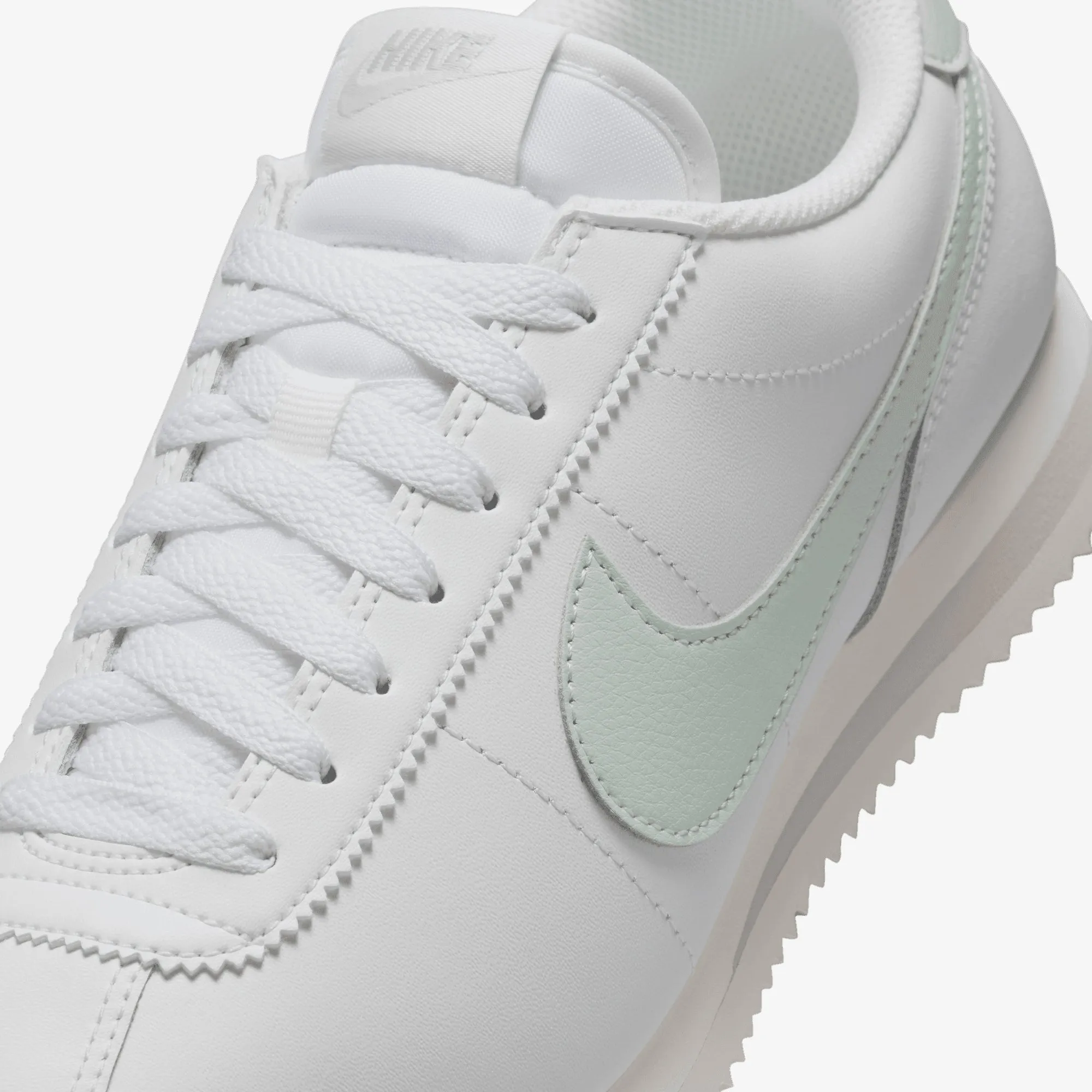 Nike | WMN'S CORTEZ LEATHER { SUMMIT WHITE/LIGHT SILVER-SAIL