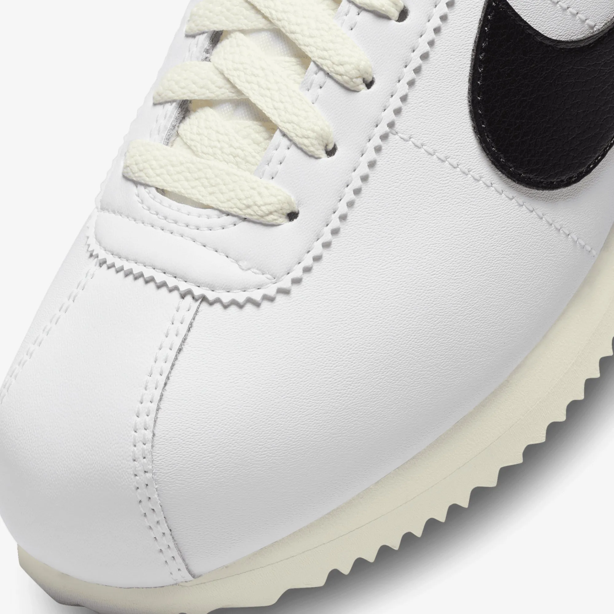 Nike | WMN'S CORTEZ  { WHITE/BLACK-LT PHOTO BLUE-SAIL