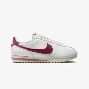 Nike | WMN'S CORTEZ  { WHITE/CEDAR-RED STARDUST-SAIL