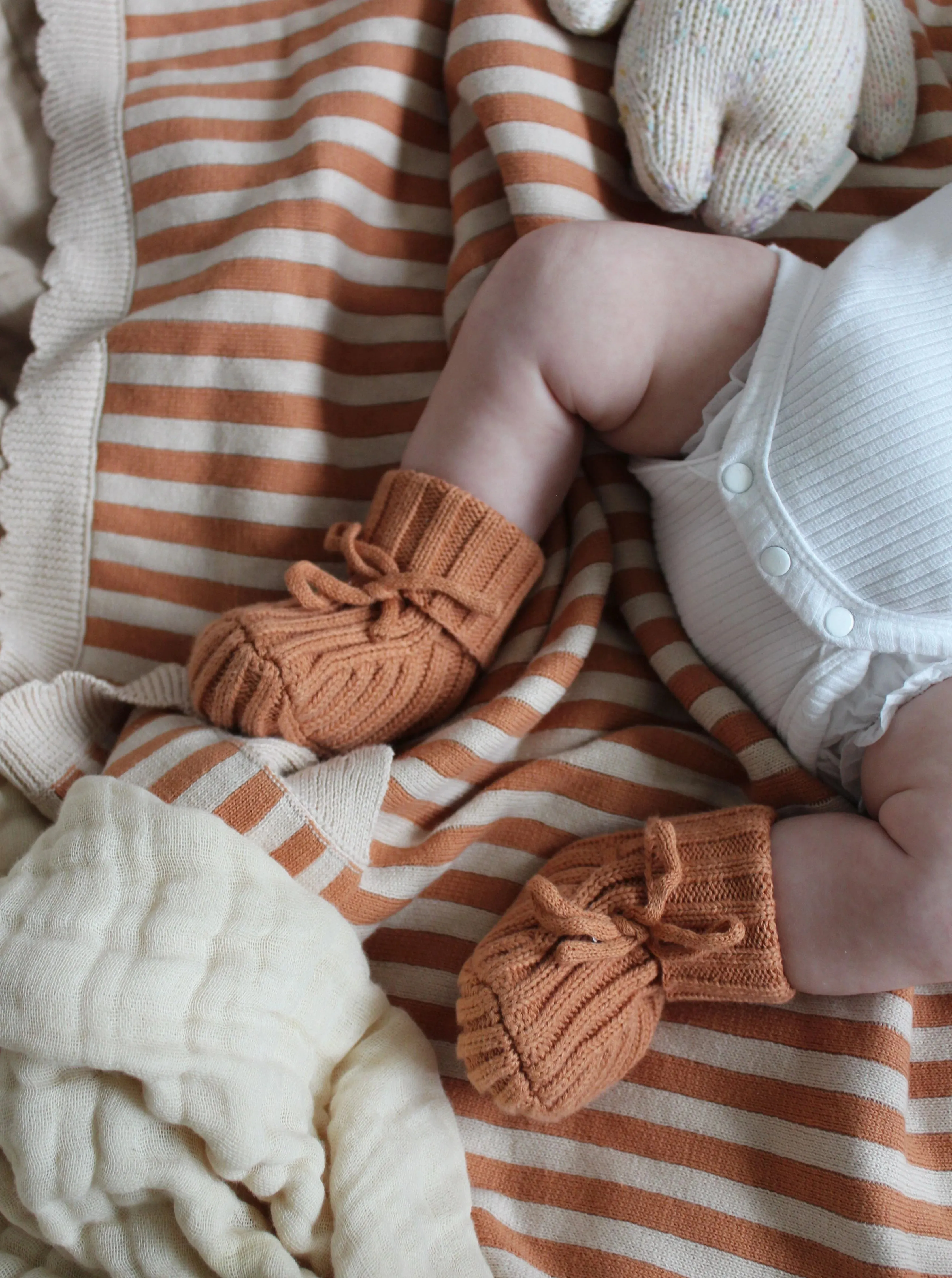 Pop Ya Tot Organic Cotton Ribbed Baby Booties - Clay