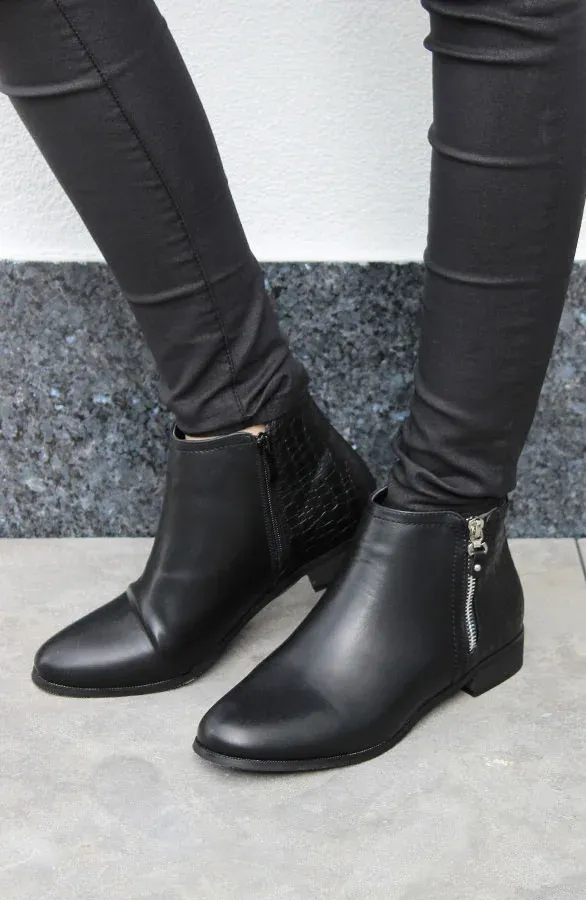 Snake Booties Black