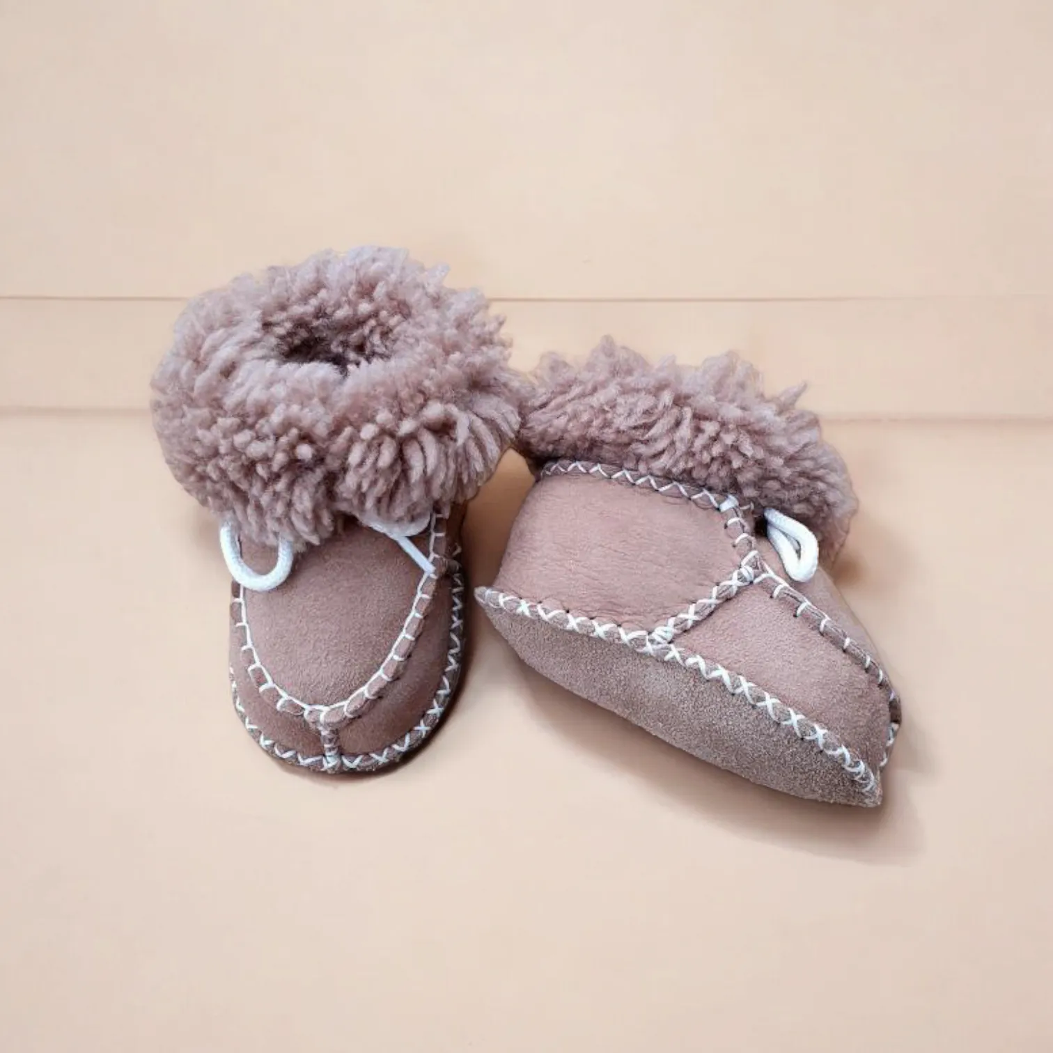 Suède booties with faux fur