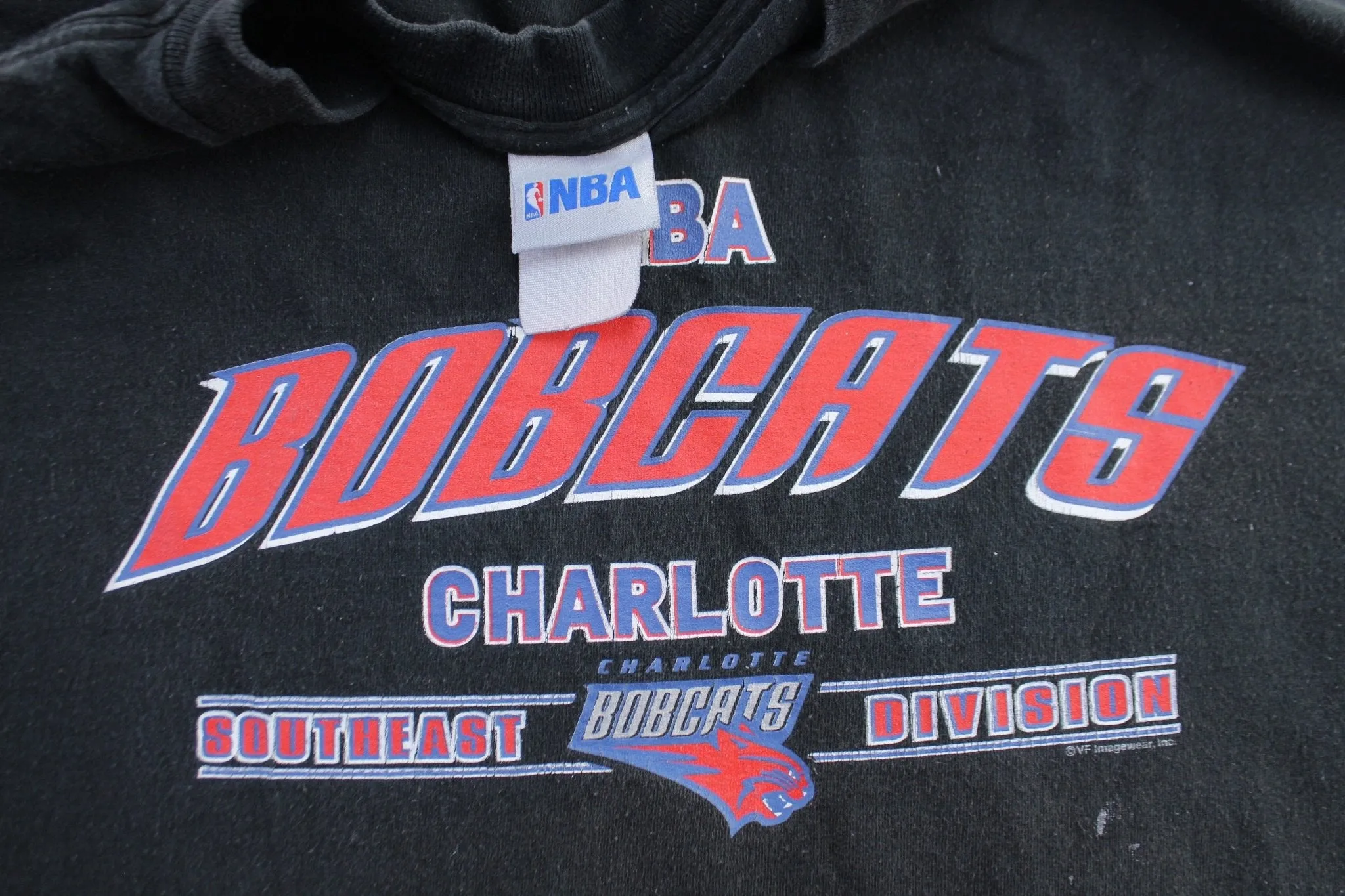 Y2K NBA Charlotte Bobcats Basketball T-Shirt